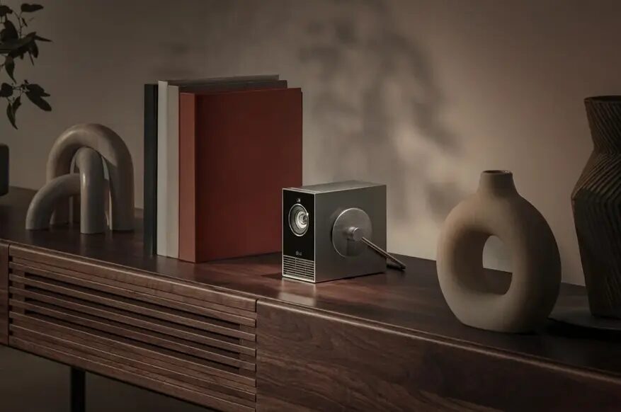 LG представила CineBeam Qube – проектор с разрешением 4K 4 e121bd63c0