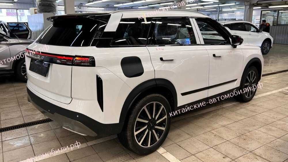 Сверхэкономичный кроссовер Jaecoo J7 появился в России 4 photo 2024 01 17 12 52 30 large