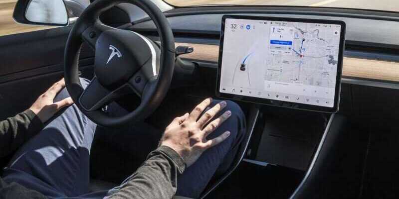 Управлять автомобилями Tesla теперь будет искусственный интеллект (scale 1200 13)