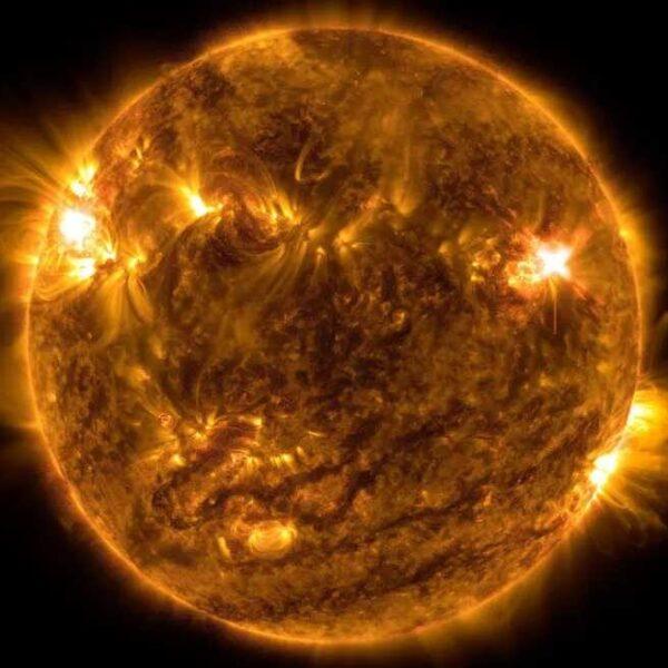 Астрономы показали приближение Солнца к пику активности (1 42 e1708193827777)