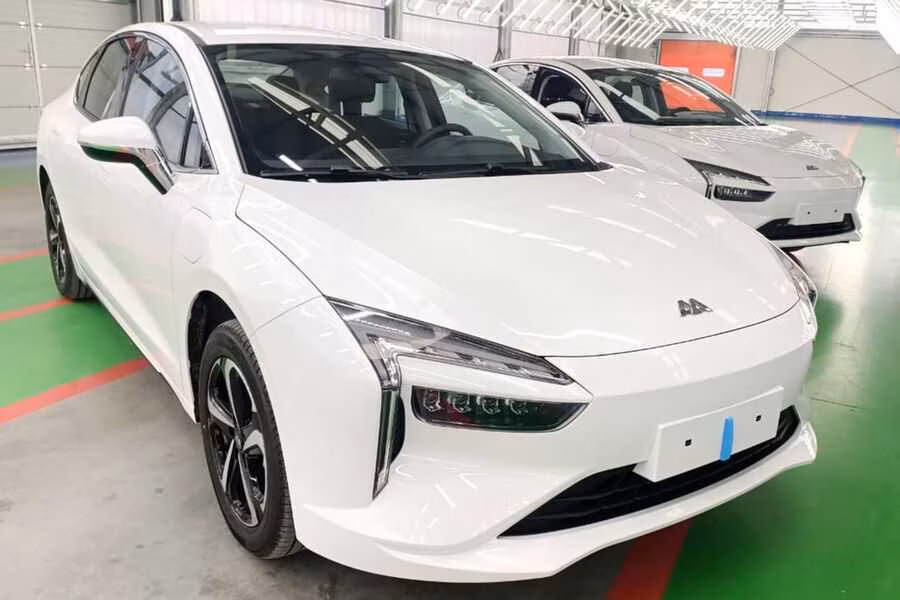 «Автотор» выпустил электрокар «Амберавто А5» 3 amberavto a5 2024 obyavlena czena na novyj elektricheskij sedan