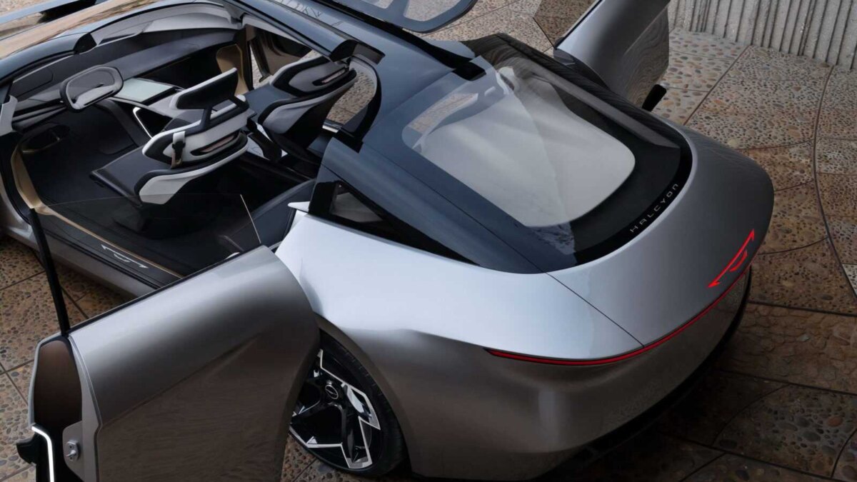 Chrysler представил концепт футуристичного спорткара Halcyon 6 chrysler halcyon concept 14 cs scaled 1