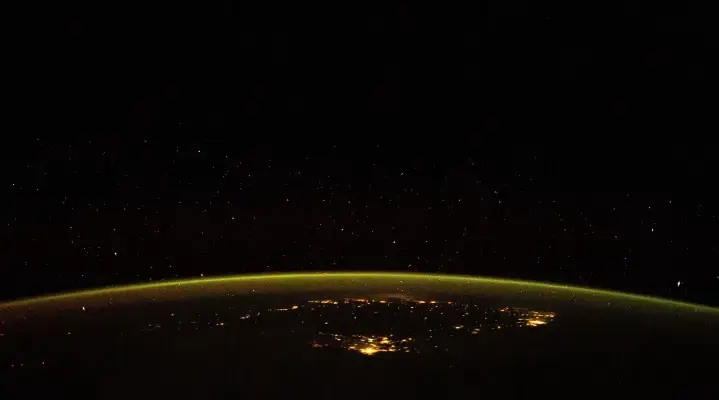 Частный астронавт, возвращающийся на Землю, снял шикарные виды планеты (earth photo.jpeg)