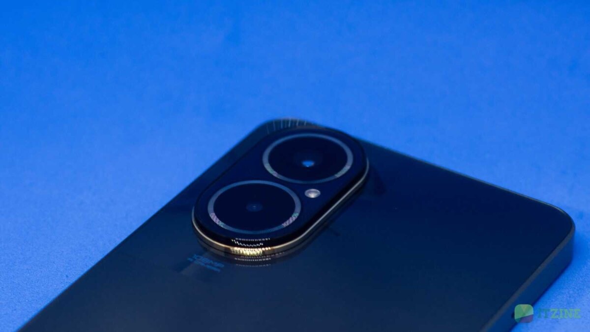 Задняя панель смартфона realme C67 с двойной камерой