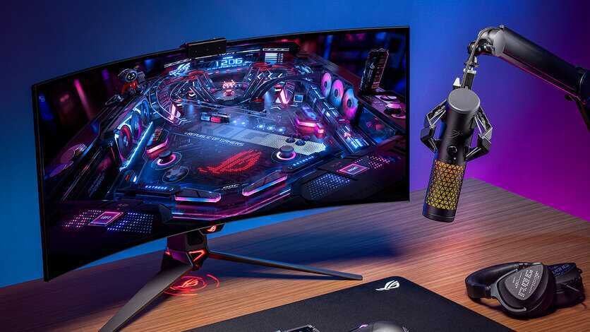 Вид монитора ASUS ROG и микрофона ROG Carnyx сбоку