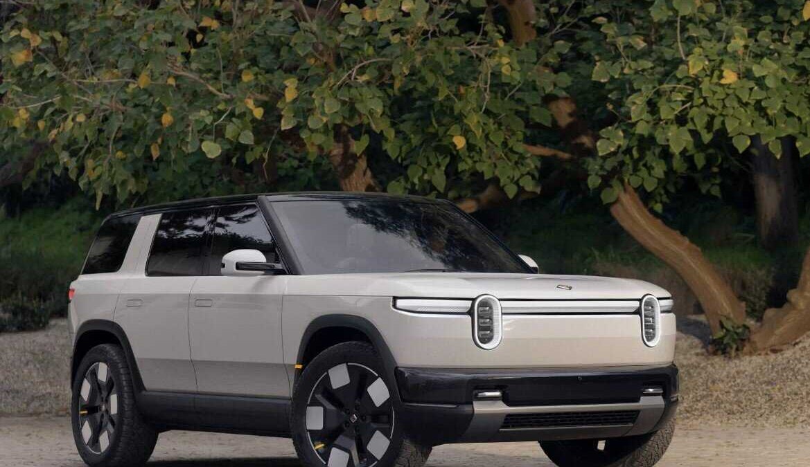 Rivian выпустила сразу три новых электрокроссовера 8 scale 1200 1 3