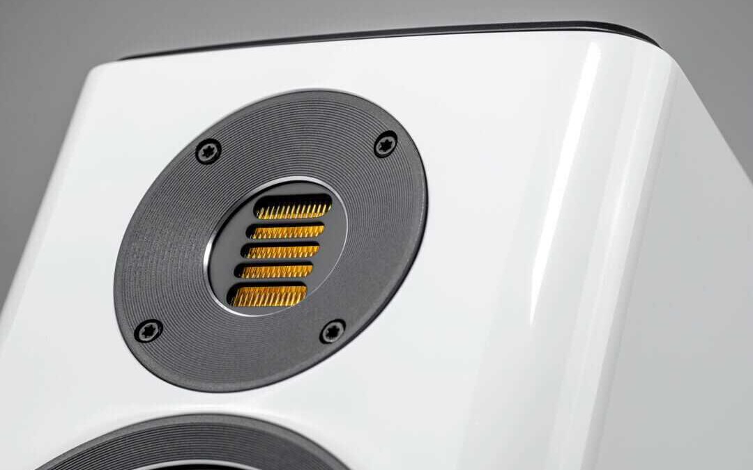 На российском рынке появились премиальные колонки из Германии – ELAC Vela FS 409.2 6 scale 1200 2 7