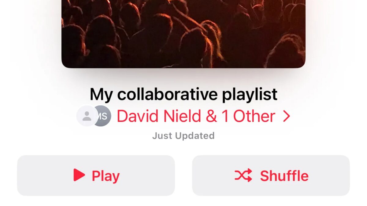 Экран приложения Apple Music с разделом совместных плейлистов