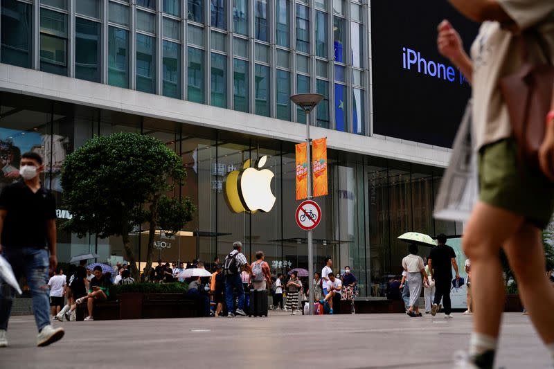 Apple удалила WhatsApp и Threads из китайского AppStore по приказу Пекина