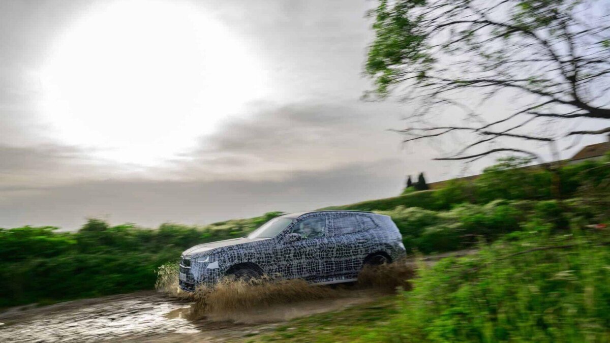 2025 bmw x3 m performance model 01