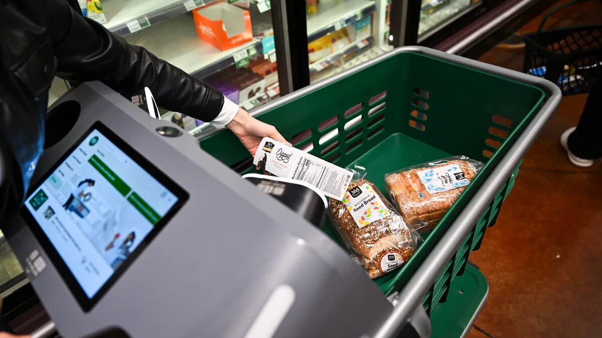 Amazon закрывает свои магазины без касс Amazon Go 3 2031361646.jpg