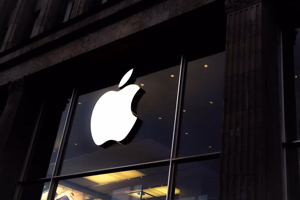 По слухам, функции искусственного интеллекта в iOS 18 будут «на устройстве» 2 apple logo 1713172302905