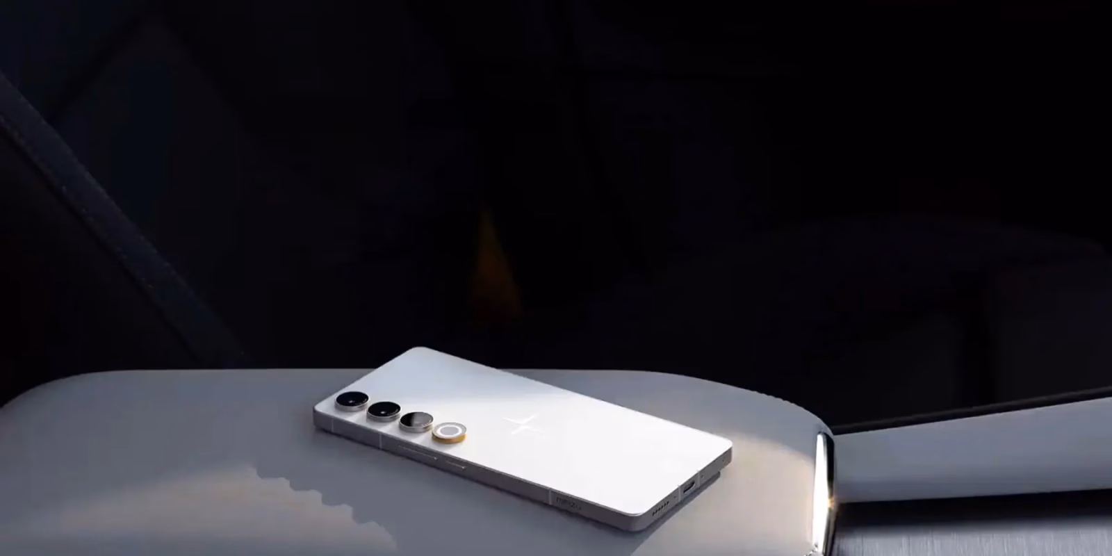 Автобренд Polestar выпустил свой первый смартфон - Polestar Phone 3 aqakm5zli3ljsto0etbufstlhbbupjzieit9ehdcevtsn3u3jegbha9cjb9zr64hdup3k 9a7rcdisyfgtuy3uyvhks