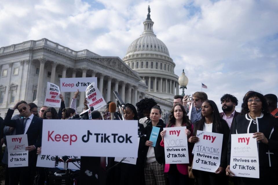 Митинг против запрета TikTok у здания Капитолия