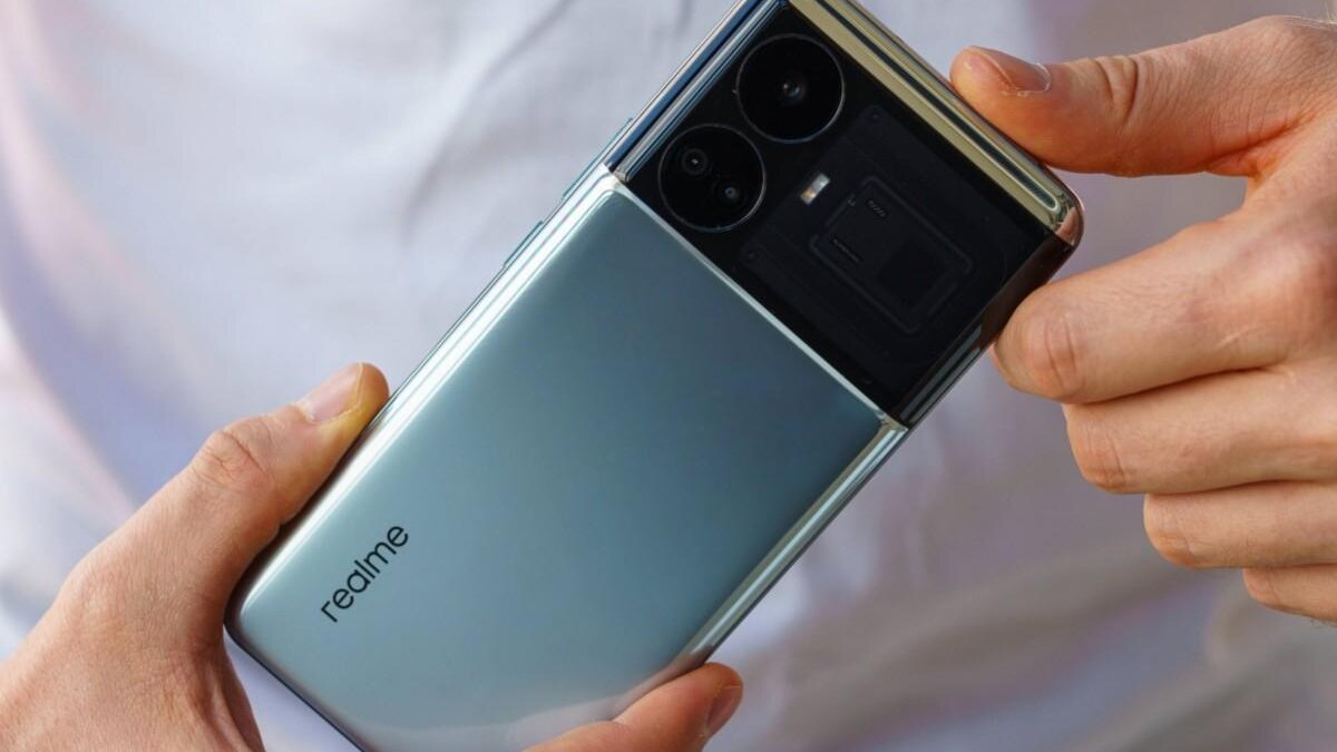 Realme GT Neo6 SE демонстрация задней части смартфона