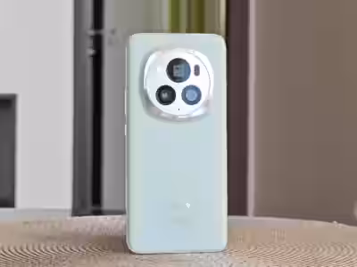 Задняя панель смартфона HONOR Magic 6 Pro с крупной камерой