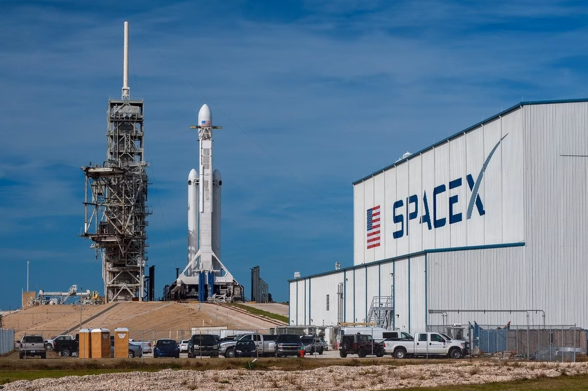 SpaceX открыл бронирование мест для полетов на МКС, Луну, Марс и орбиту Земли 4 60c899a80b3e6ab67e9cc483cc6f7a1e