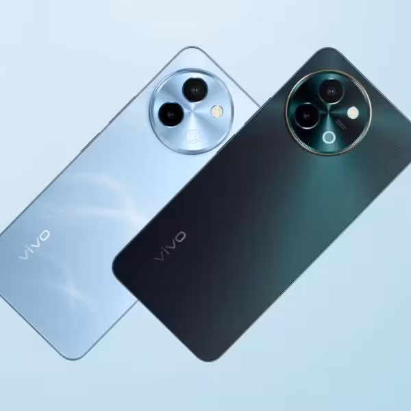 Два смартфона vivo Y38 5G с крупными камерами на задней панели