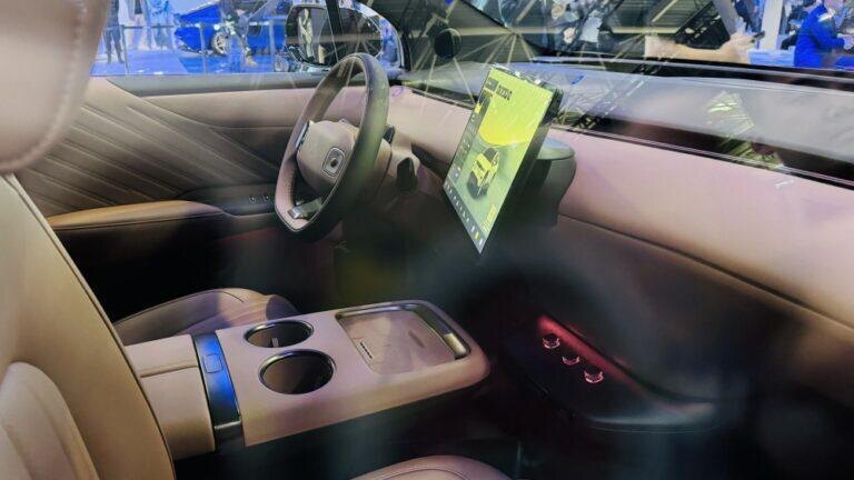 Changan представил первый серийный электромобиль-трансформер Nevo E07 9 autohomecar chtlygyppskaahajadksv4d4gds188 768x432 1