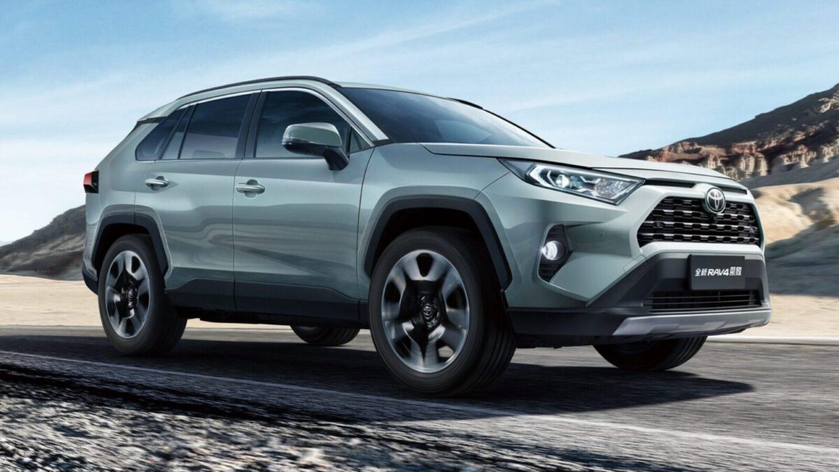 В России взлетела стоимость Toyota RAV4 2 f3405236e350b79b7aeed2c06e8ab5cf scaled e1671540845400 1920x1080 large