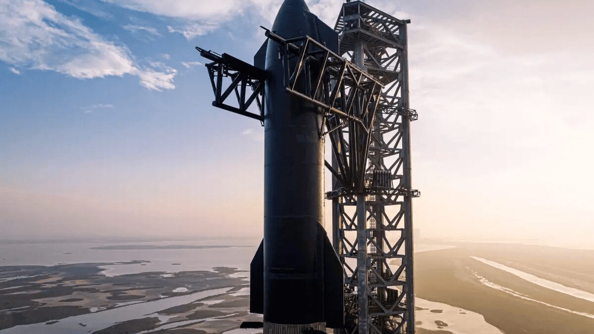 Стартовый комплекс SpaceX для Starship — гигантская площадка на месте запуска, вид со стороны
