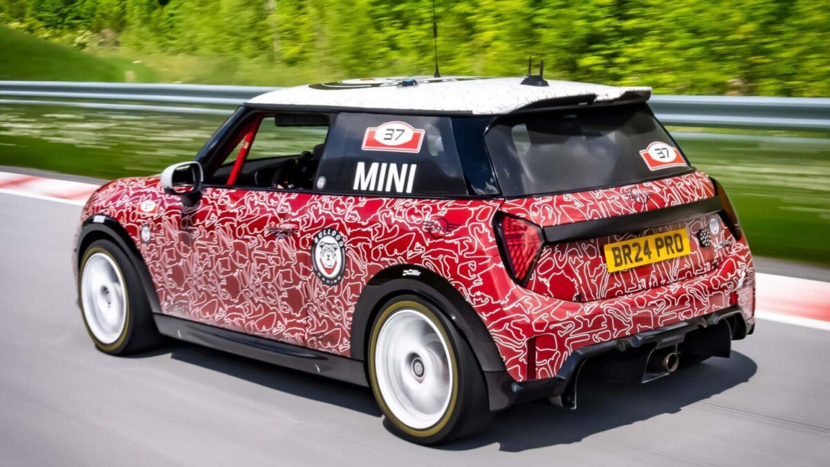 Новый Mini Cooper JCW примет участие в гонке «24 часа Нюрбургринга» 12 mini john cooper works 2024