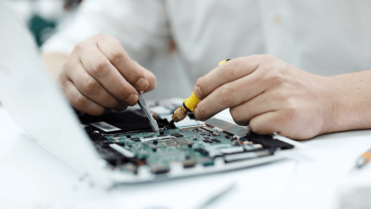 В России закончились оригинальные запчасти на iPhone и MacBook 3 original 196 large 1