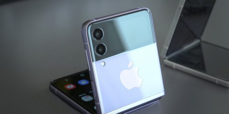 Apple подала заявку на патент складного iPhone (patent application could indicate that apple is working on a foldable iphone.webp)
