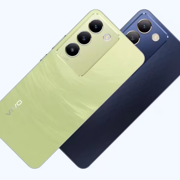 задняя панель vivo Y100 4G с тремя камерами и светодиодом