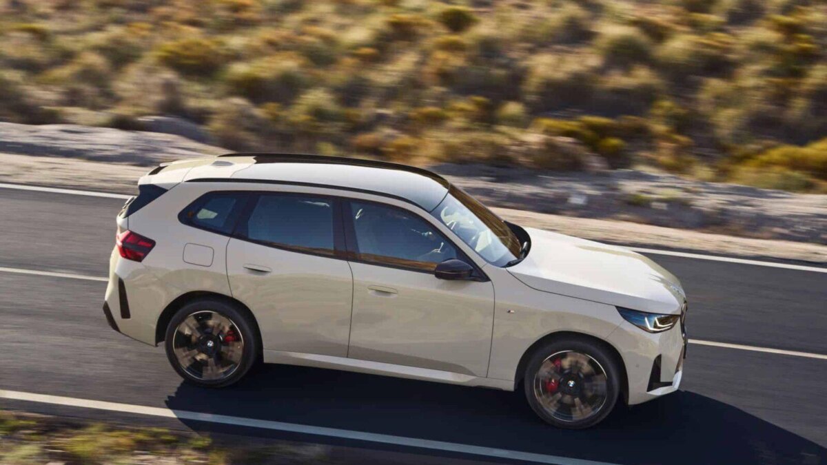 Новый 2025 BMW X3 M50 получил более мощный шестицилиндровый двигатель 9 2025 bmw x3 m50 88