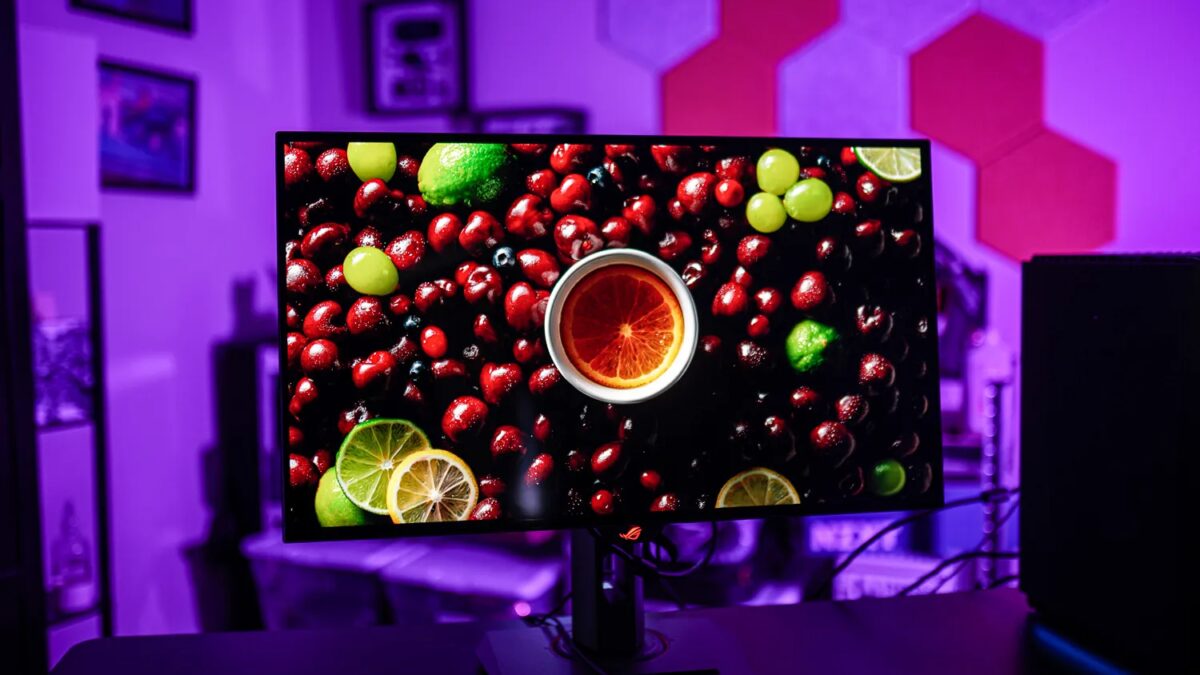 LED-стандартный игровой монитор с изображением фруктов и напитка