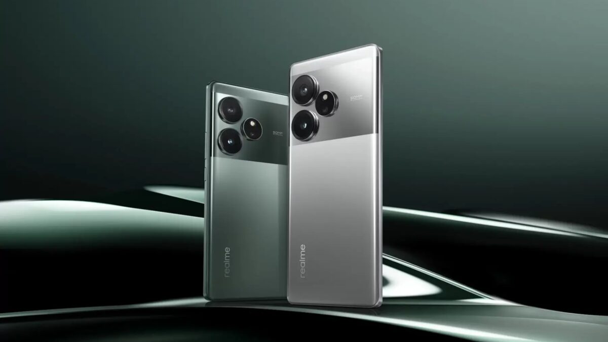 Смартфон realme GT 6 с тремя камерами спереди и сзади