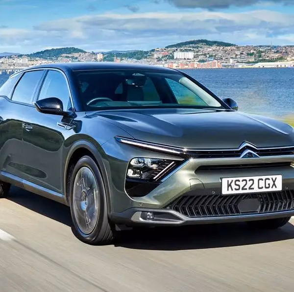 citroen c5x front three quarter.jpg