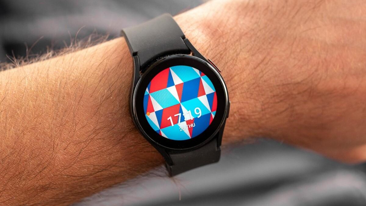 Циферблат Samsung Galaxy Watch FE с геометрическим узором