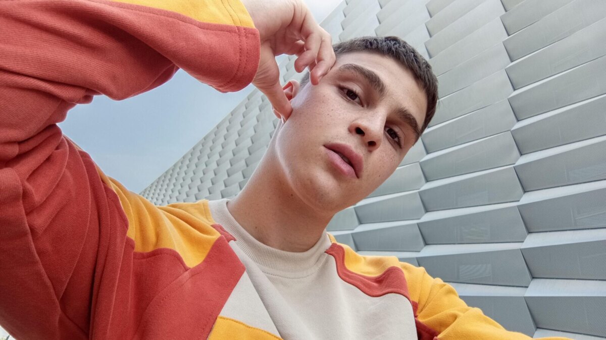 Новый смартфон Poco M6 уже в продаже в России 15 Селфи на Poco M6