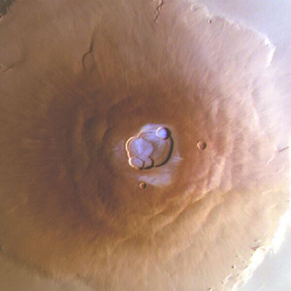 На Марсе обнаружили «ледяные» вулканы (nmgpyjkckfsn772qpopi7v pic 32ratio 900x600 900x600 22541)
