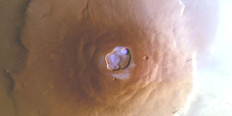 На Марсе обнаружили «ледяные» вулканы (nmgpyjkckfsn772qpopi7v pic 32ratio 900x600 900x600 22541)