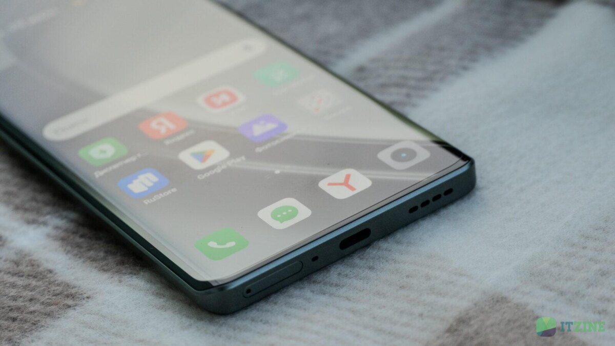 Экран смартфона realme GT 6T с интерфейсом приложений