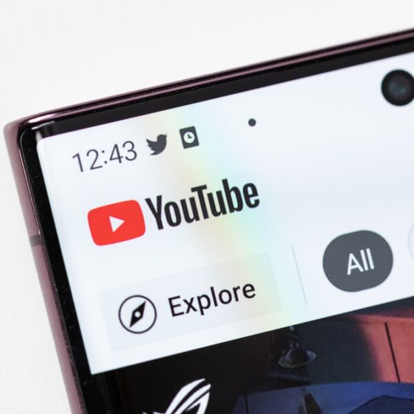 YouTube тестирует функцию «Hype» для поддержки авторов с небольшими каналами (youtube starts testing a new way for viewers to support their favorite creators.webp)