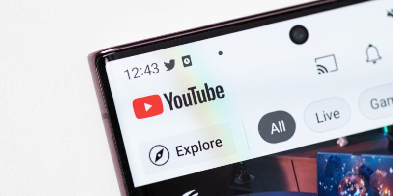 YouTube тестирует функцию «Hype» для поддержки авторов с небольшими каналами (youtube starts testing a new way for viewers to support their favorite creators.webp)