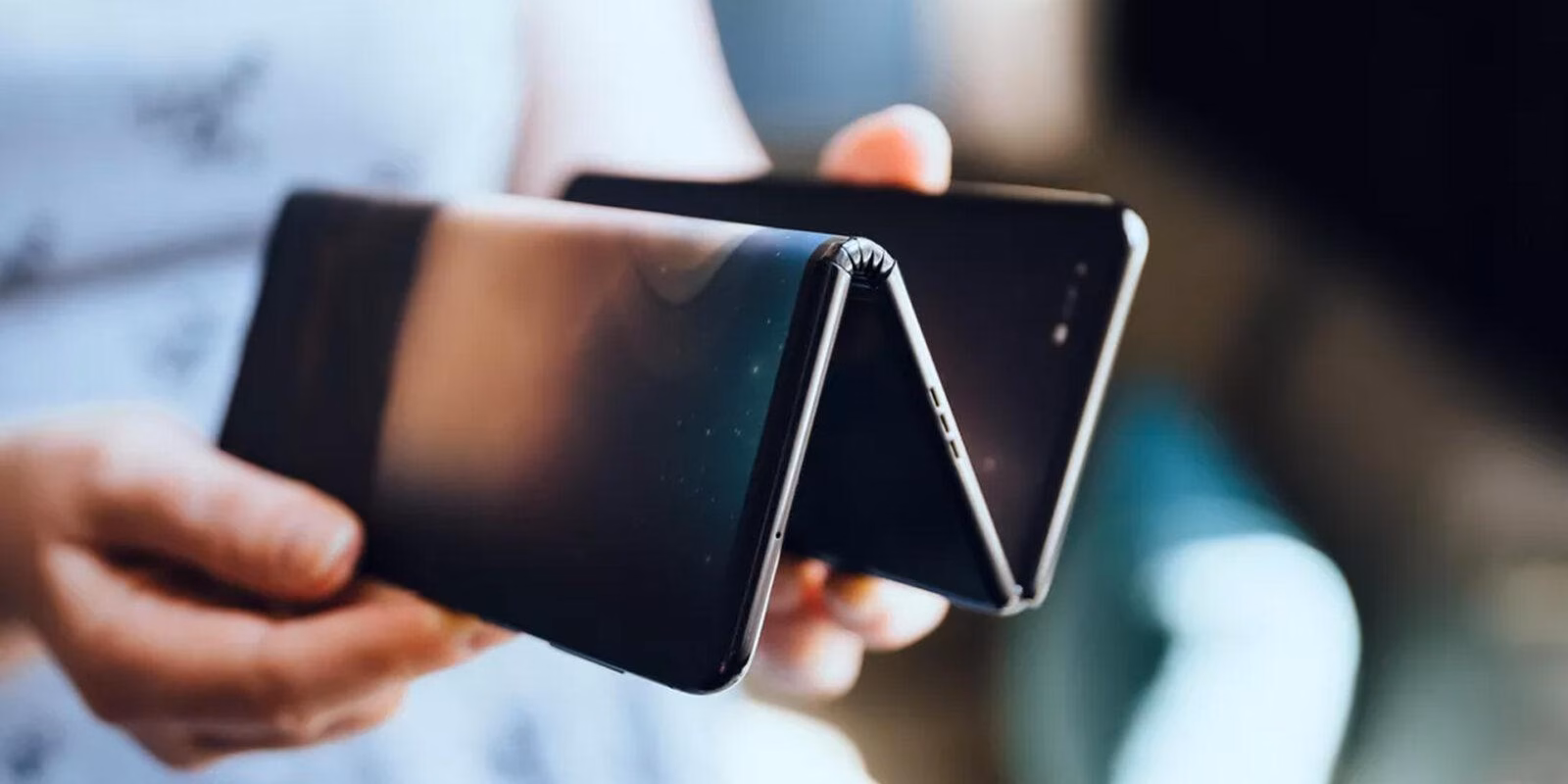 Компания HUAWEI работает над созданием смартфона, который складывается втрое 2 62912766 afb9 4dae b58b 58e46a21c787