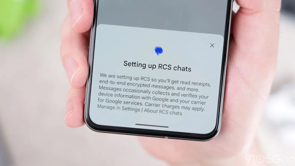 Настройка RCS в приложении «Сообщения» на Android: экран смартфона показывает параметры чатов