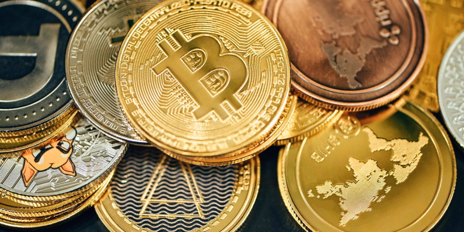 Bitcoin пережил бурные дни: причины падения 1 traxer km6qnrgo0ye unsplash