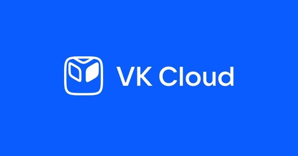 Логотип VK Cloud на синем фоне с текстом