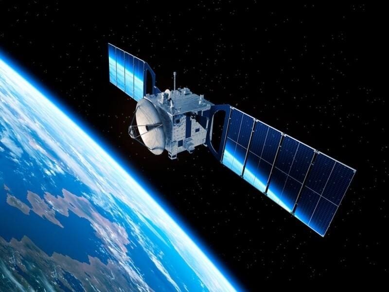 Спутниковый интернет появится в российских самолетах, поездах и судах в 2027 году 2 scale 1200 1 9