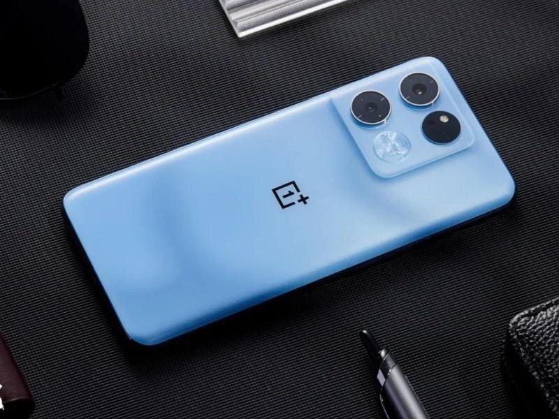 Названы самые мощные смартфоны среднего ценового сегмента июля по версии AnTuTu 2 scale 1200 8