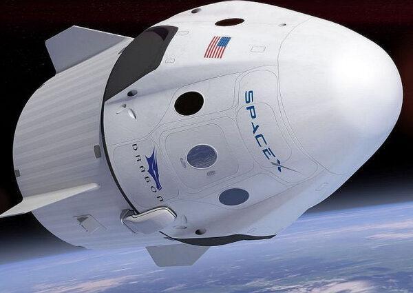 SpaceX готовится к первому частному выходу в открытый космос (spacex dragon 114802 1 original 760x425 cover)