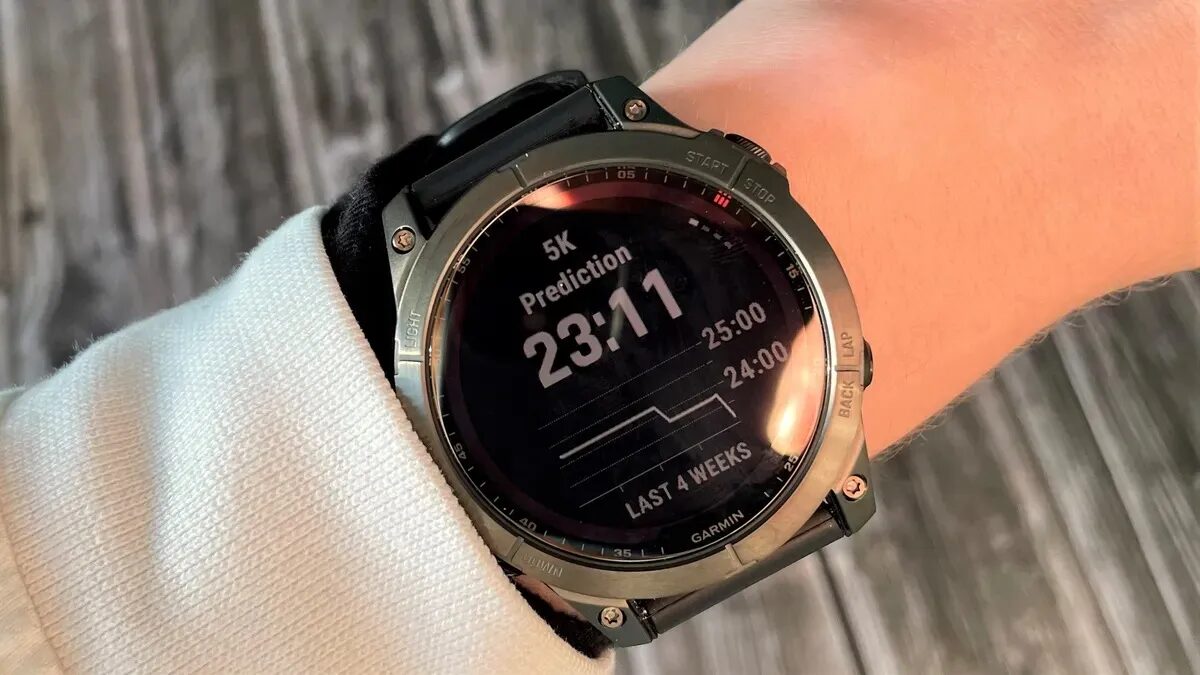 Умные часы Garmin с экраном и отображением предсказания времени