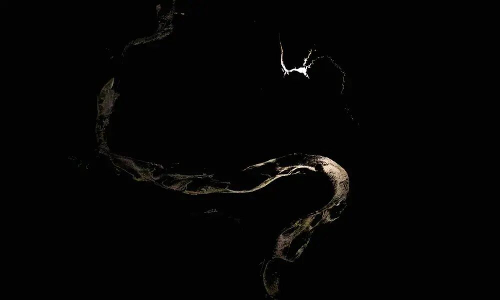 Астронавт запечатлел «струящихся серебряных змей» 4 Астронавт