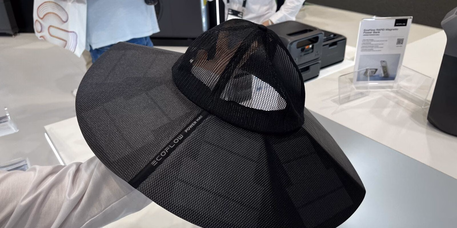 IFA 2024. EcoFlow представила шляпу с солнечными панелями 6 img 3730